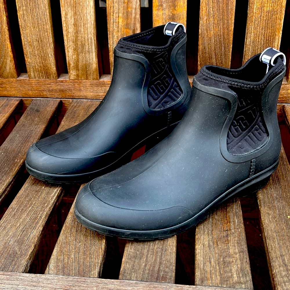 UGG Chevonne Boot size 10